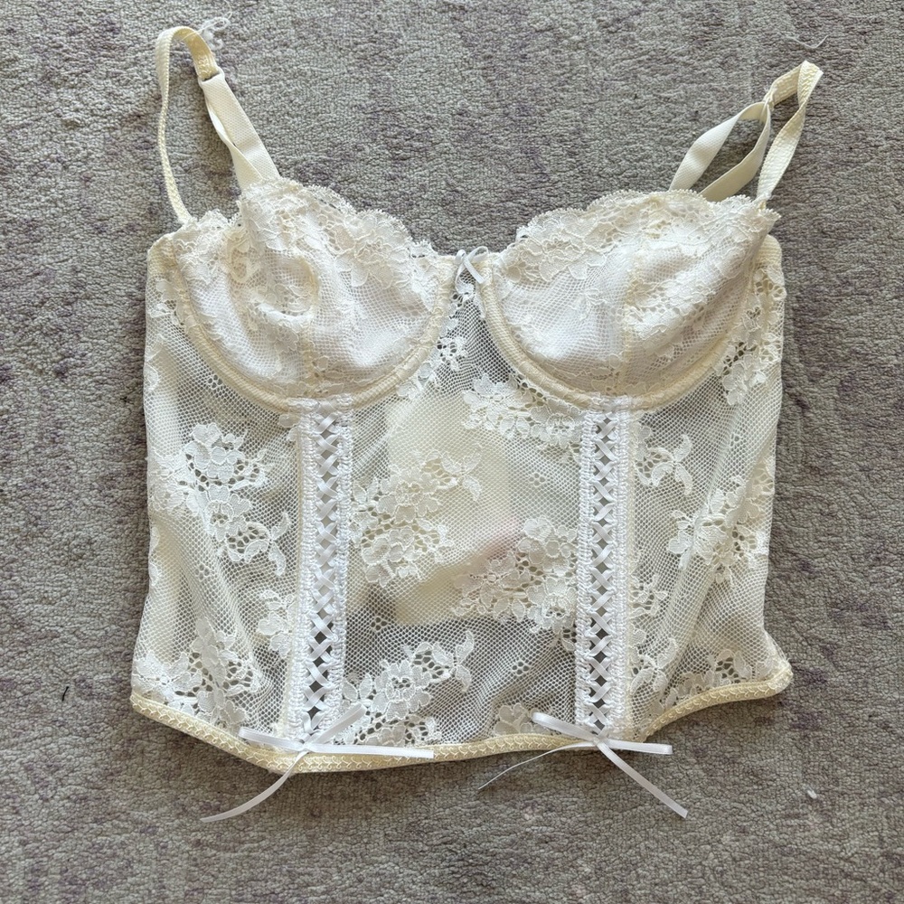 Victoria's Secret Cream Lace Bustier
